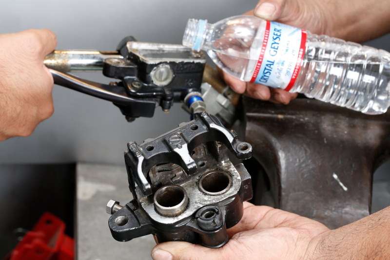 การดูแล คาลิปเปอร์เบรค