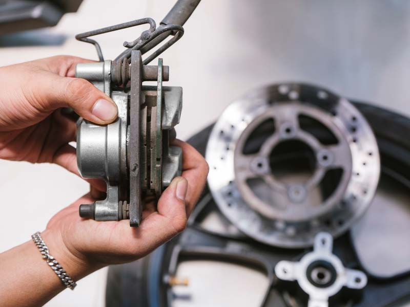 สาเหตุของการ เบรคแล้วล้อสะบัด