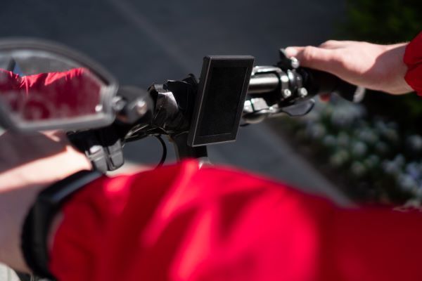 ใครบ้างที่ควรมี ที่จับมือถือมอเตอร์ไซค์