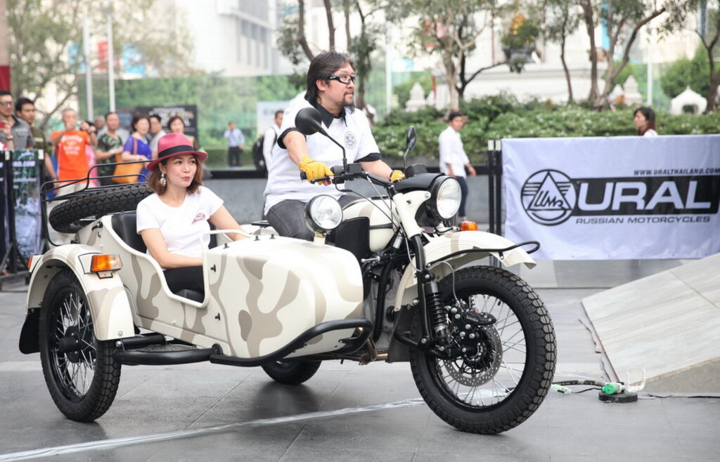 มอเตอร์ไซค์พ่วงข้าง คลาสสิค ที่มีขายในไทย