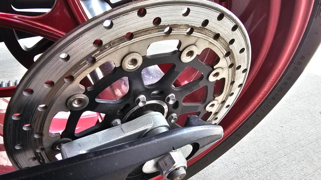 จานเบรคเป็นร่อง