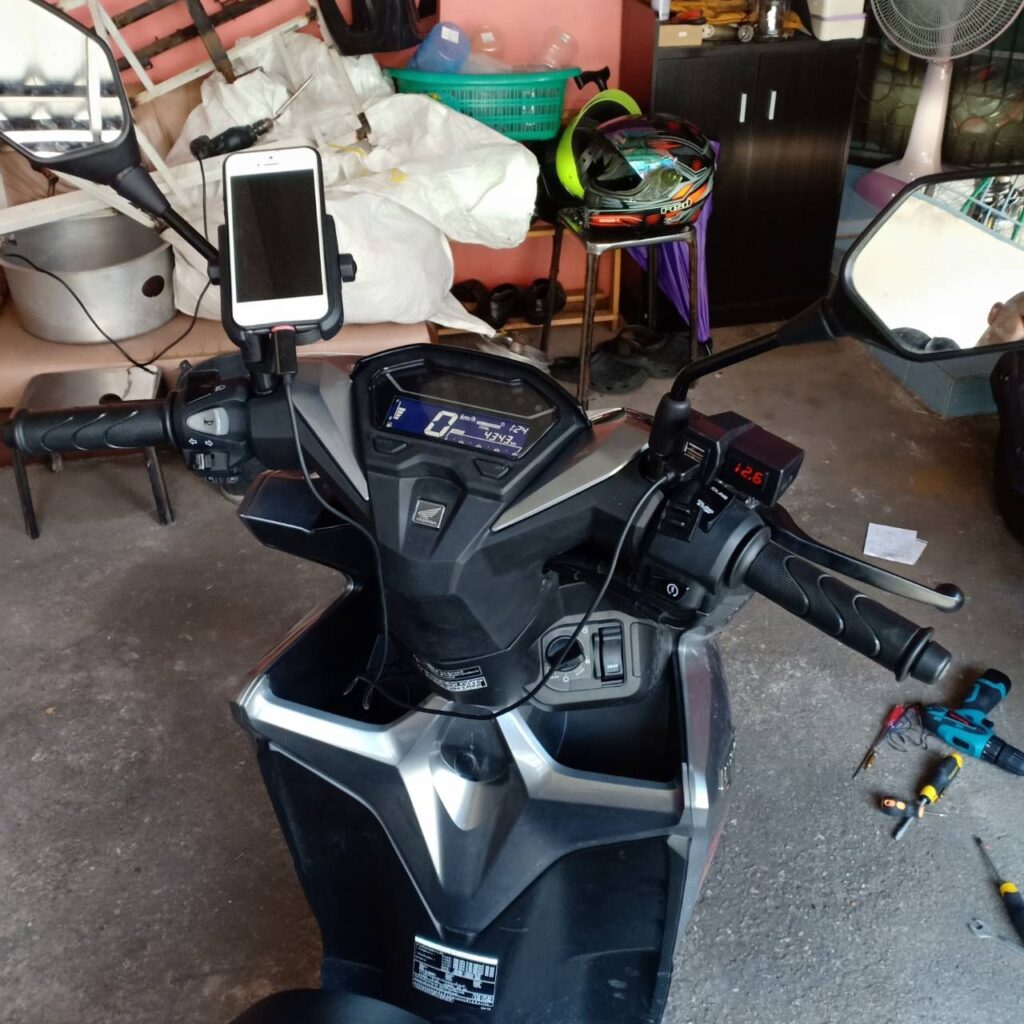 ที่ชาร์จแบตมือถือรถมอเตอร์ไซค์ ใช้ยังไงให้ปลอดภัย