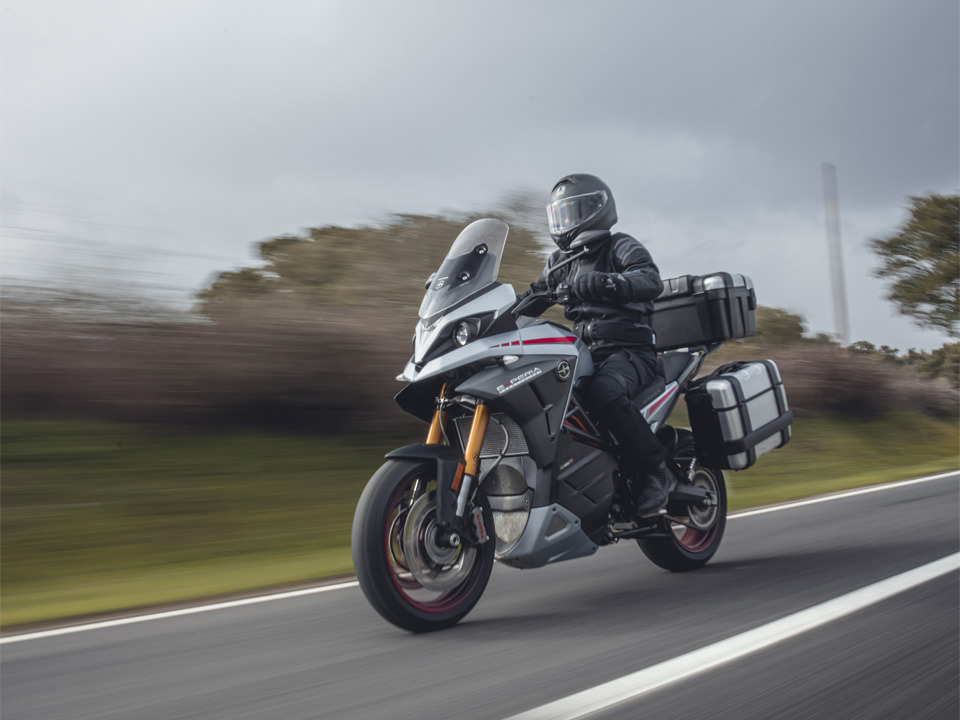 energica experia มอเตอร์ไซค์ไฟฟ้า วิ่งได้ 300 กิโลเมตร